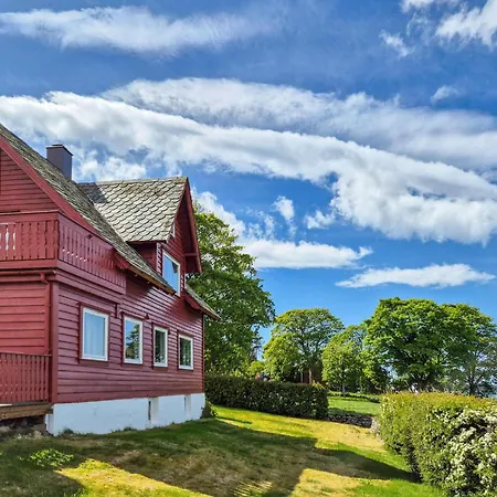 Holiday home Awesome In With Wifi *